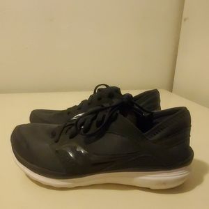 Saucony womens soes size 8
